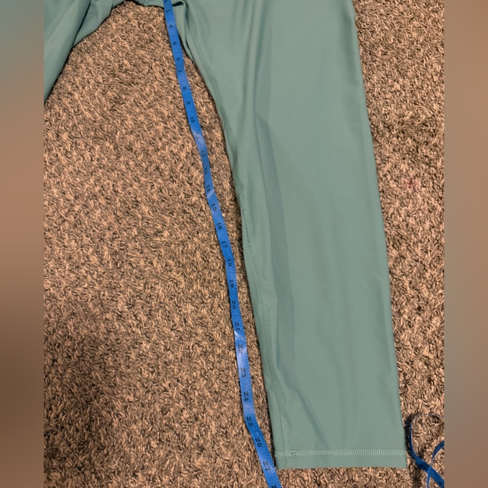 Old Navy Women’s 3XL Seafoam Leggings - Picture 5 of 5
